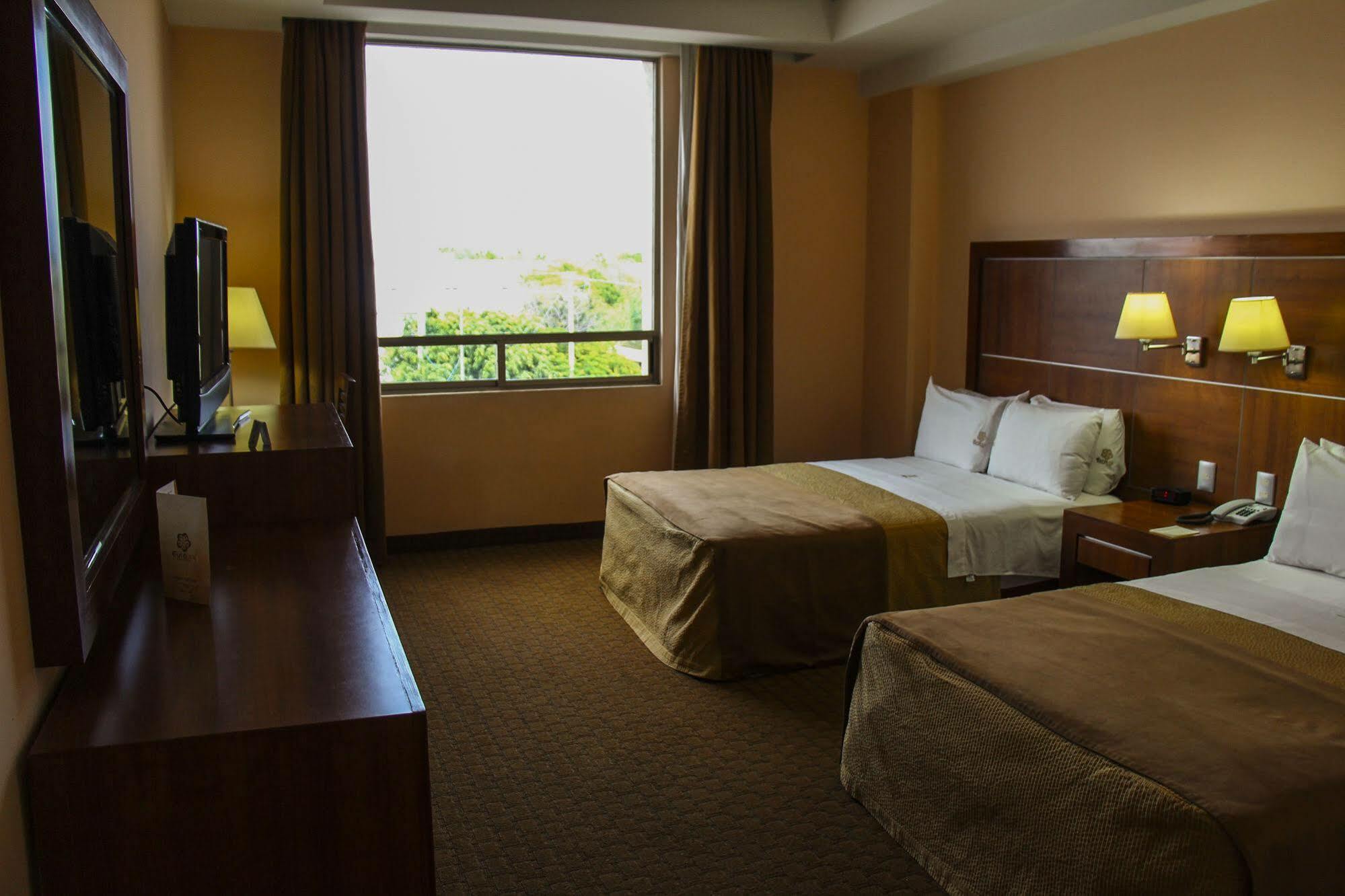 Hotel Soleil Business Class Celaya 外观 照片